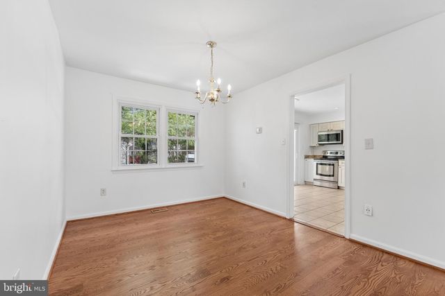 8910 SPUR RD, Springfield, VA 22153