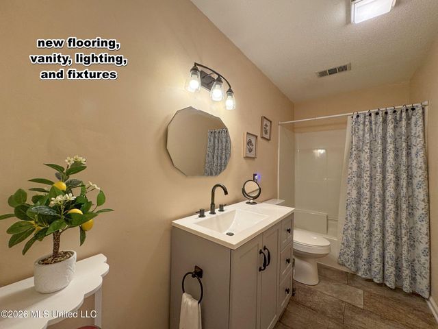 408 Hunters Parkway, Batesville, MS 38606