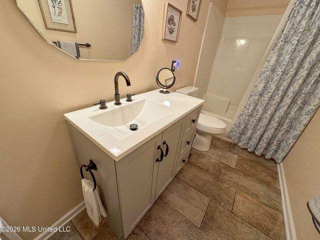 408 Hunters Parkway, Batesville, MS 38606