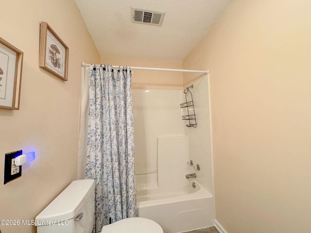 408 Hunters Parkway, Batesville, MS 38606