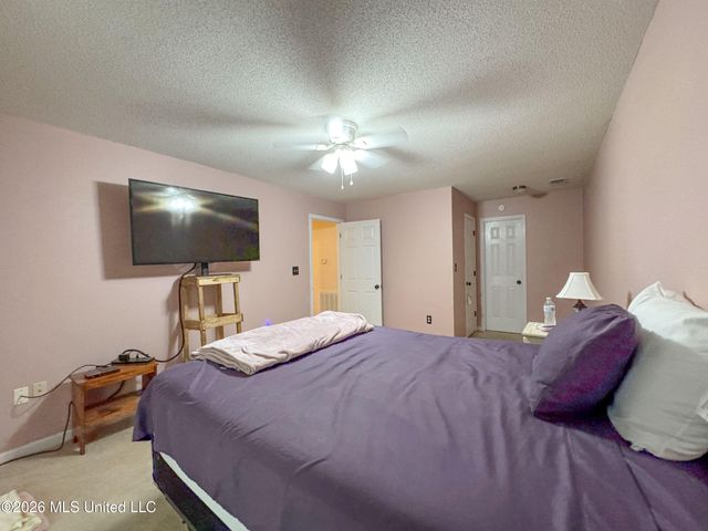408 Hunters Parkway, Batesville, MS 38606