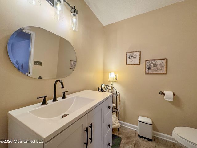 408 Hunters Parkway, Batesville, MS 38606