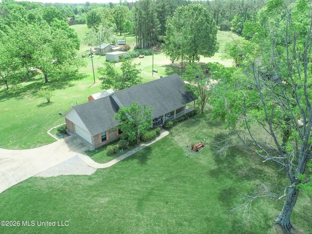 408 Hunters Parkway, Batesville, MS 38606