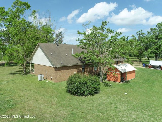 408 Hunters Parkway, Batesville, MS 38606