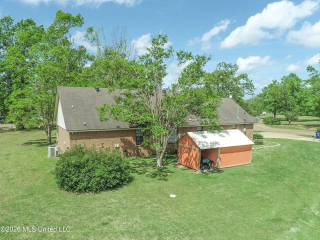 408 Hunters Parkway, Batesville, MS 38606