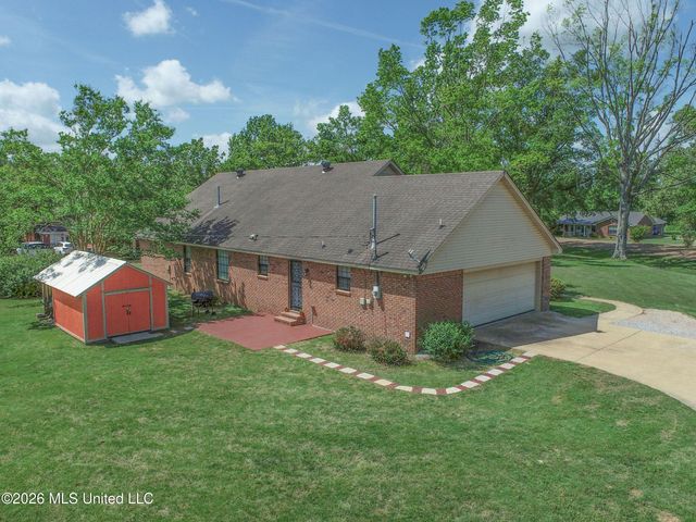 408 Hunters Parkway, Batesville, MS 38606