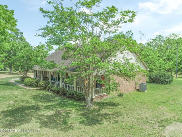 408 Hunters Parkway, Batesville, MS 38606