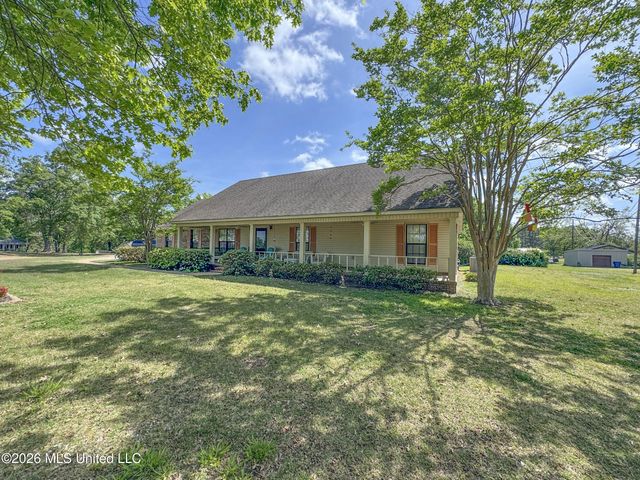 408 Hunters Parkway, Batesville, MS 38606