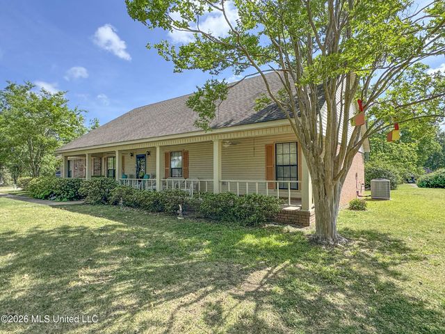 408 Hunters Parkway, Batesville, MS 38606