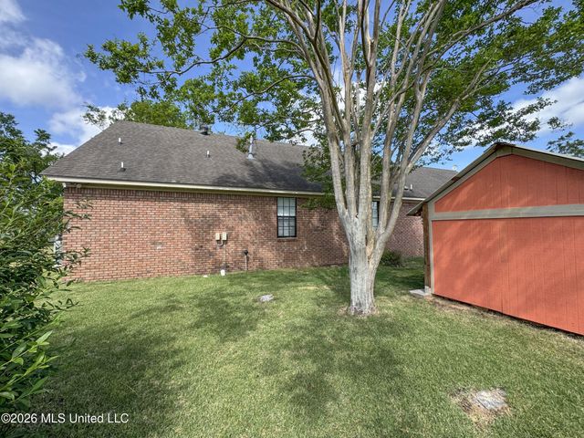 408 Hunters Parkway, Batesville, MS 38606