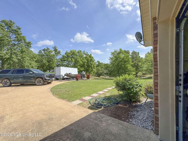408 Hunters Parkway, Batesville, MS 38606