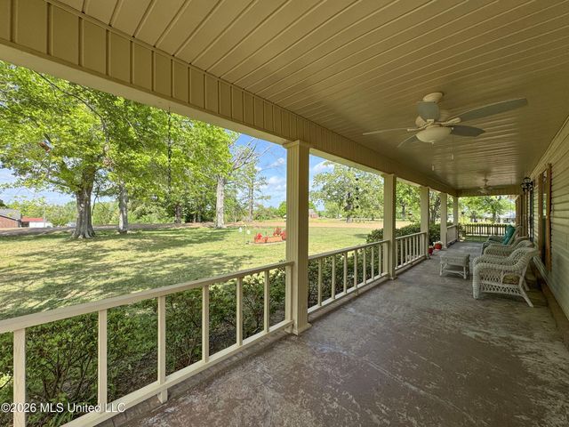 408 Hunters Parkway, Batesville, MS 38606