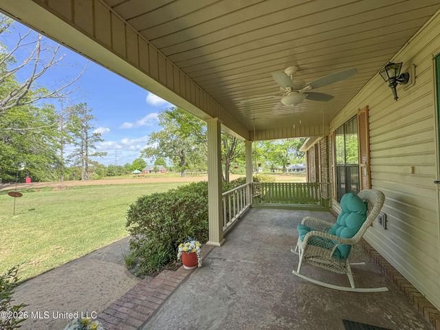 408 Hunters Parkway, Batesville, MS 38606