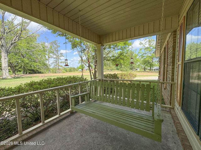 408 Hunters Parkway, Batesville, MS 38606