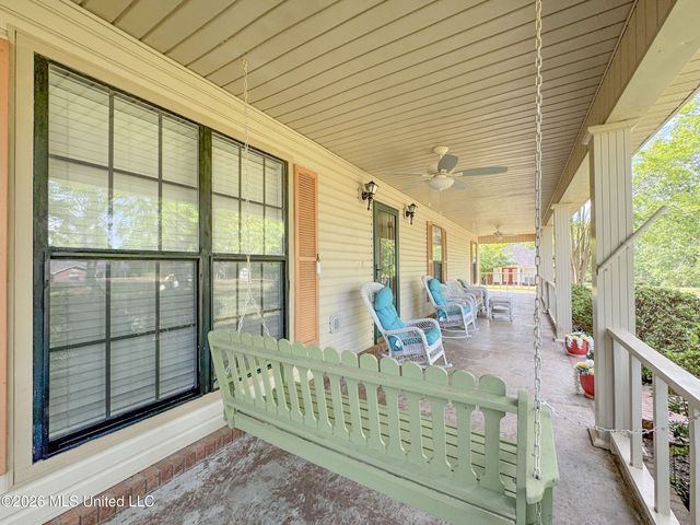 408 Hunters Parkway, Batesville, MS 38606