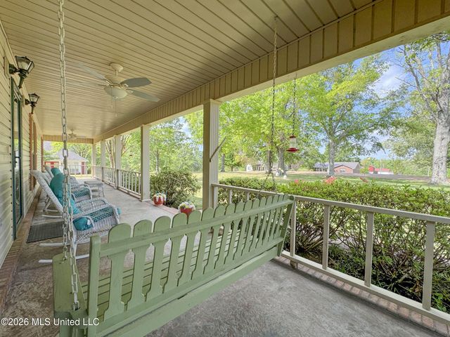 408 Hunters Parkway, Batesville, MS 38606