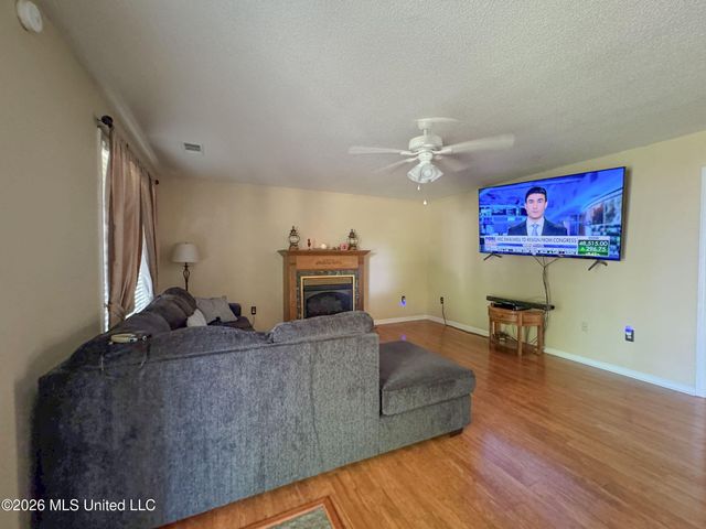 408 Hunters Parkway, Batesville, MS 38606