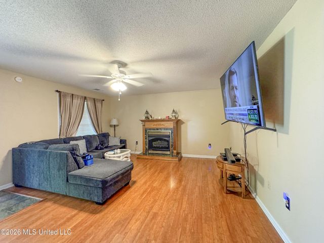 408 Hunters Parkway, Batesville, MS 38606