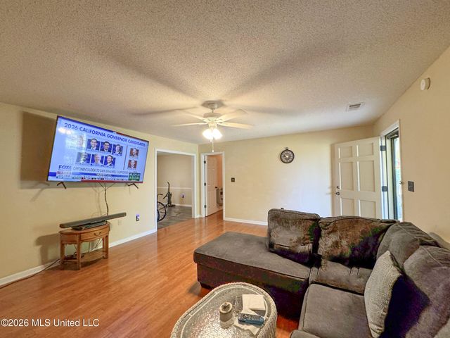 408 Hunters Parkway, Batesville, MS 38606