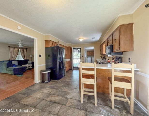 408 Hunters Parkway, Batesville, MS 38606