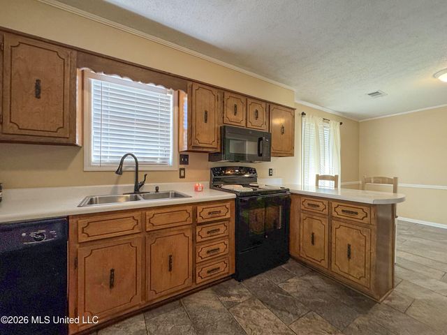 408 Hunters Parkway, Batesville, MS 38606