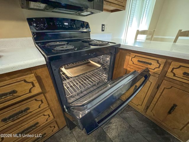 408 Hunters Parkway, Batesville, MS 38606
