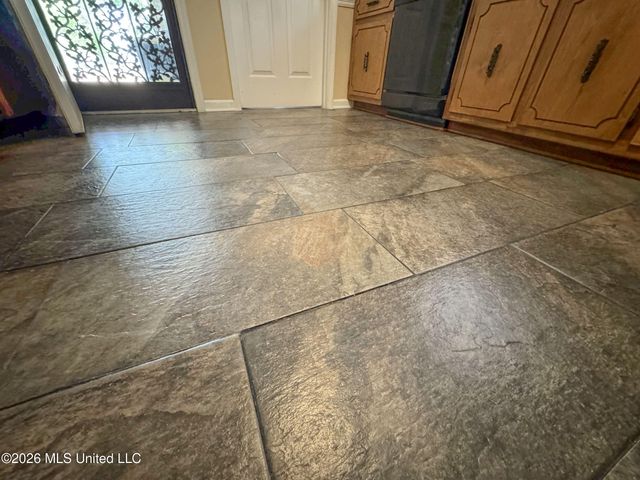 408 Hunters Parkway, Batesville, MS 38606
