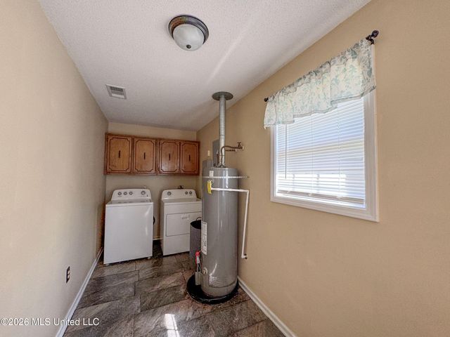 408 Hunters Parkway, Batesville, MS 38606