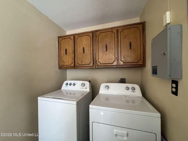 408 Hunters Parkway, Batesville, MS 38606