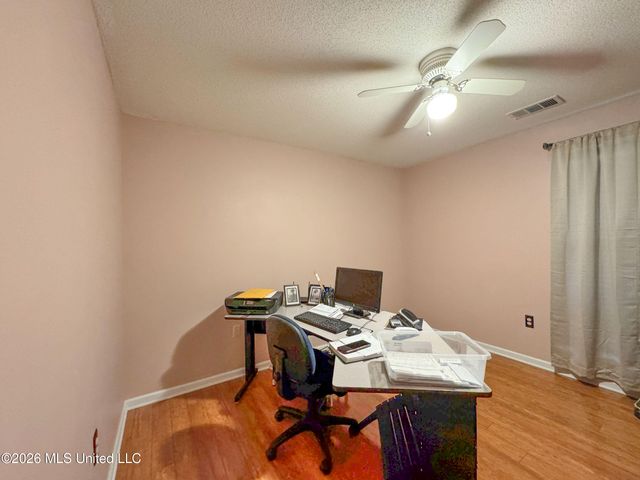 408 Hunters Parkway, Batesville, MS 38606