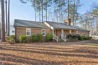 301 Ilex DR, Yorktown, VA 23692