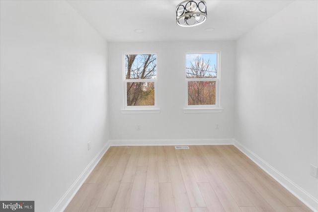 2424 E BIDDLE ST, Baltimore, MD 21213