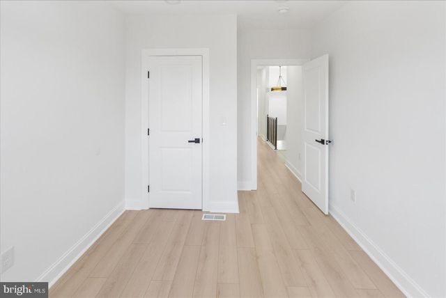 2424 E BIDDLE ST, Baltimore, MD 21213