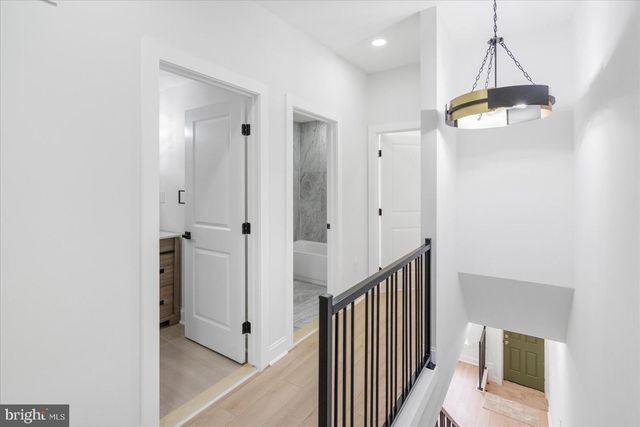 2424 E BIDDLE ST, Baltimore, MD 21213