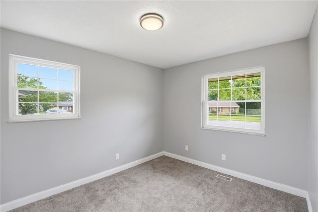 38 Grantwood Drive, West Carrollton, OH 45449
