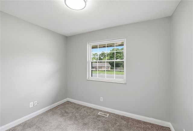 38 Grantwood Drive, West Carrollton, OH 45449