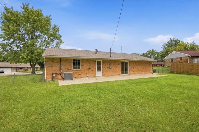 38 Grantwood Drive, West Carrollton, OH 45449