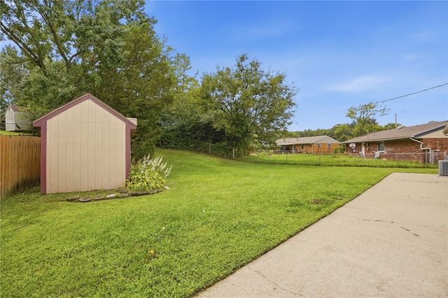 38 Grantwood Drive, West Carrollton, OH 45449
