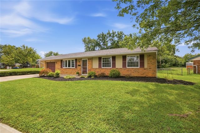 38 Grantwood Drive, West Carrollton, OH 45449
