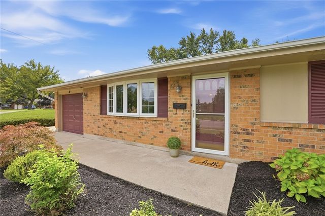38 Grantwood Drive, West Carrollton, OH 45449