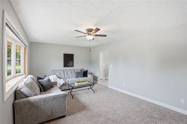 38 Grantwood Drive, West Carrollton, OH 45449