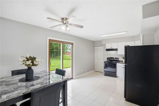 38 Grantwood Drive, West Carrollton, OH 45449