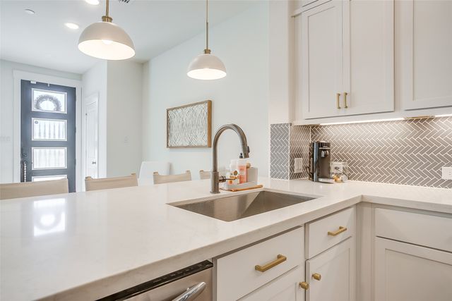 7705 Reis Lane, North Richland Hills, TX 76182