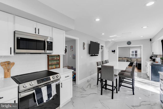 18 HARRINGTON CIR, Willingboro, NJ 08046