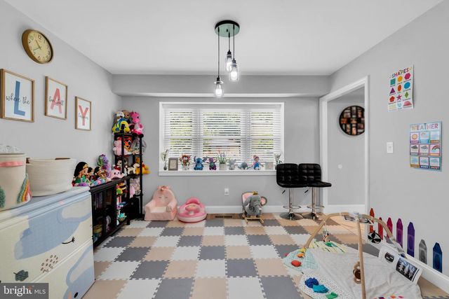 18 HARRINGTON CIR, Willingboro, NJ 08046