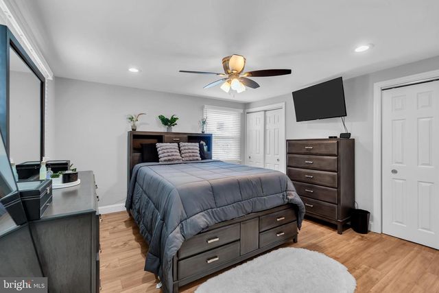 18 HARRINGTON CIR, Willingboro, NJ 08046