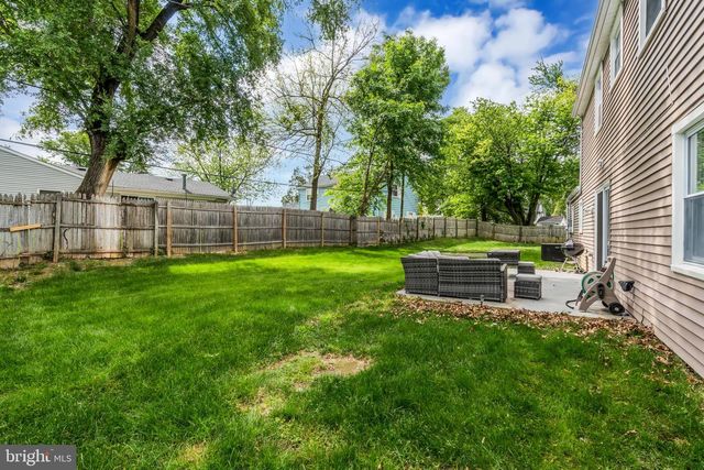 18 HARRINGTON CIR, Willingboro, NJ 08046