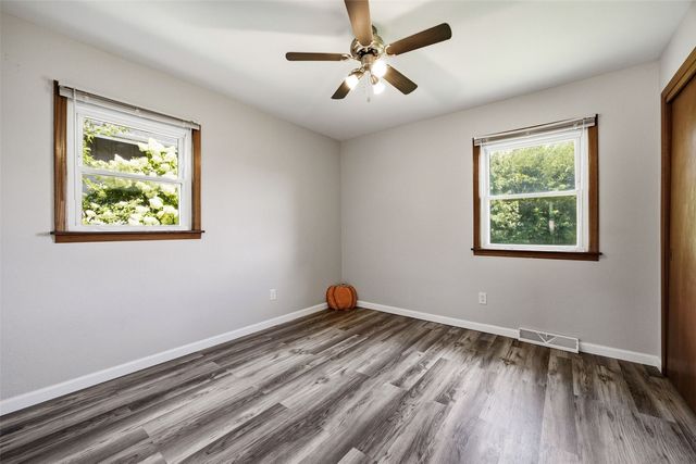 1631 27th Street NW, Cedar Rapids, IA 52405