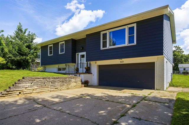 1631 27th Street NW, Cedar Rapids, IA 52405