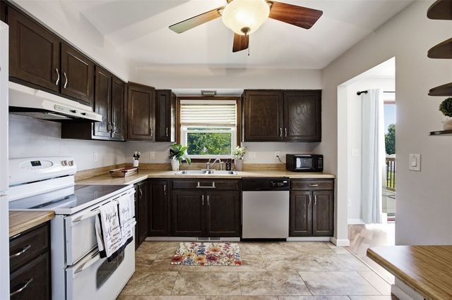 1631 27th Street NW, Cedar Rapids, IA 52405